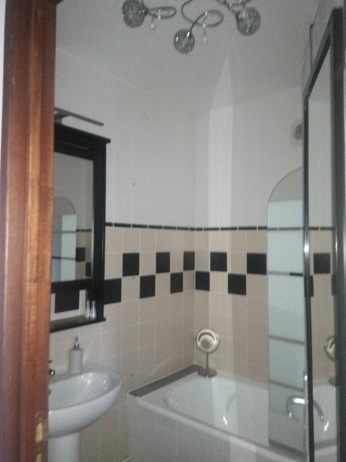 Aux Berges De Sambre Hotel Aulnoye-Aymeries Room photo